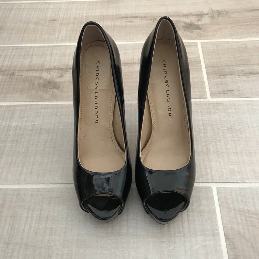 Black Chinese Laundry Pumps